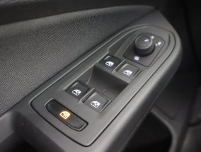 Volkswagen Golf - 2024