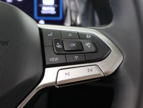 Volkswagen Golf - 2024