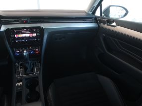 Volkswagen Passat - 2020