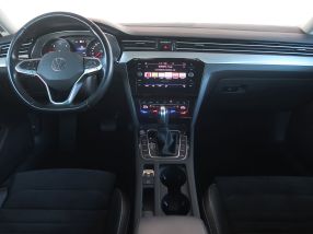 Volkswagen Passat - 2020