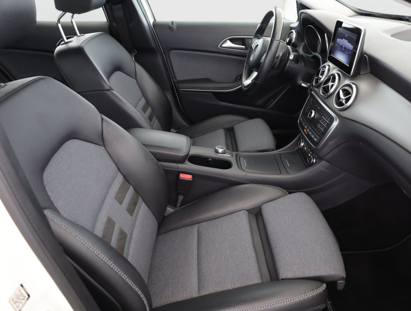 Mercedes-Benz GLA, 2016