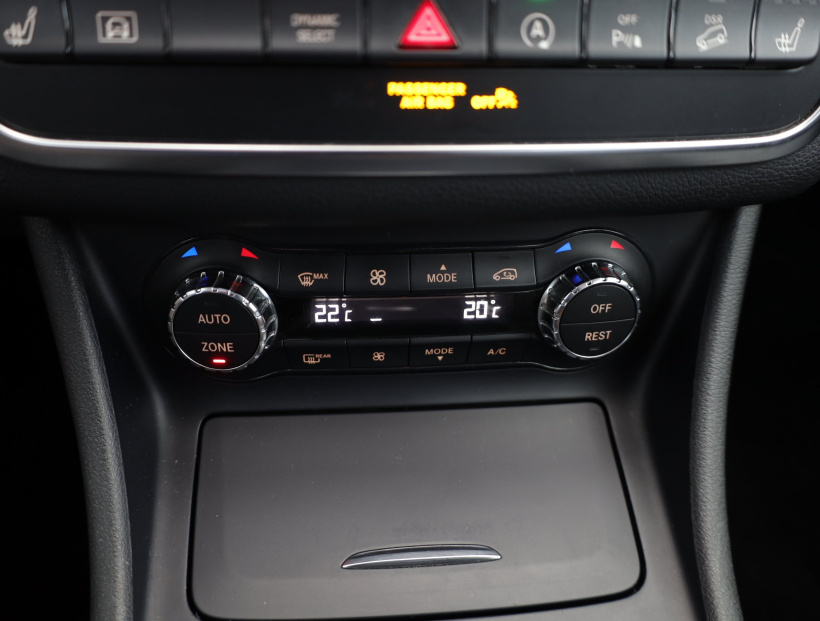 Mercedes-Benz GLA, 2016
