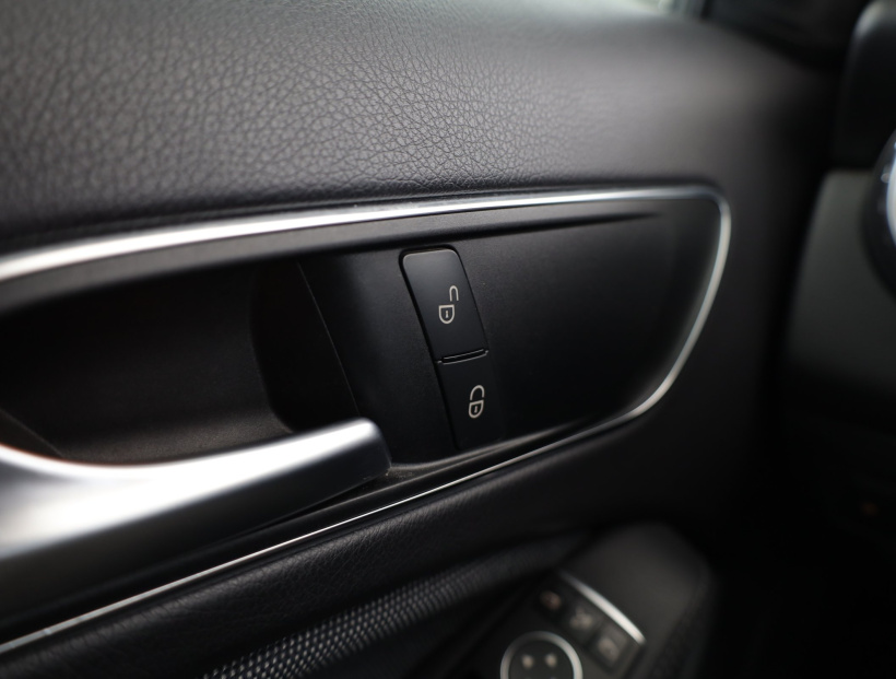 Mercedes-Benz GLA, 2016
