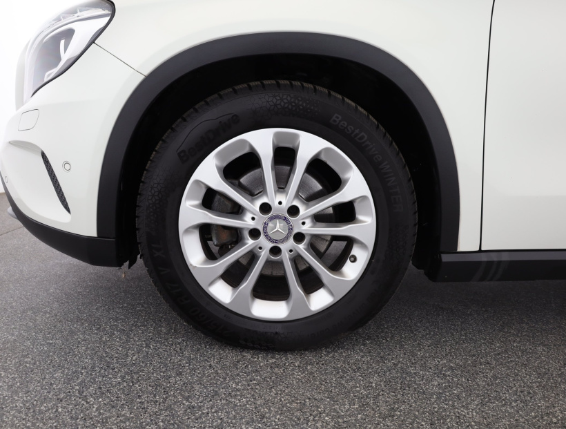 Mercedes-Benz GLA, 2016