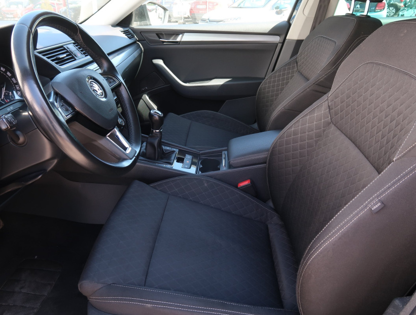 Škoda Superb, 2015