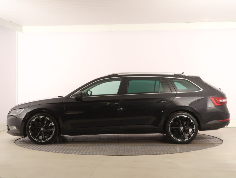 Škoda Superb, 2015