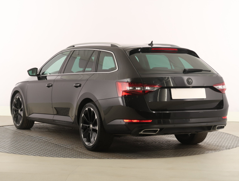 Škoda Superb, 2015