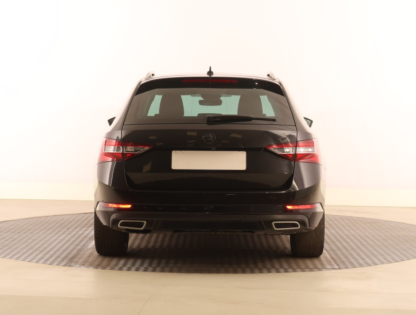 Škoda Superb, 2015