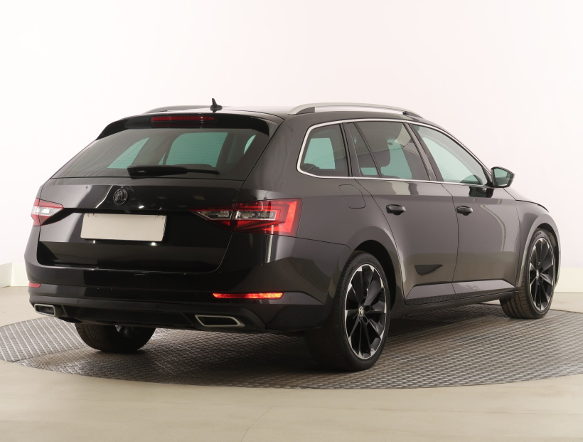 Škoda Superb, 2015