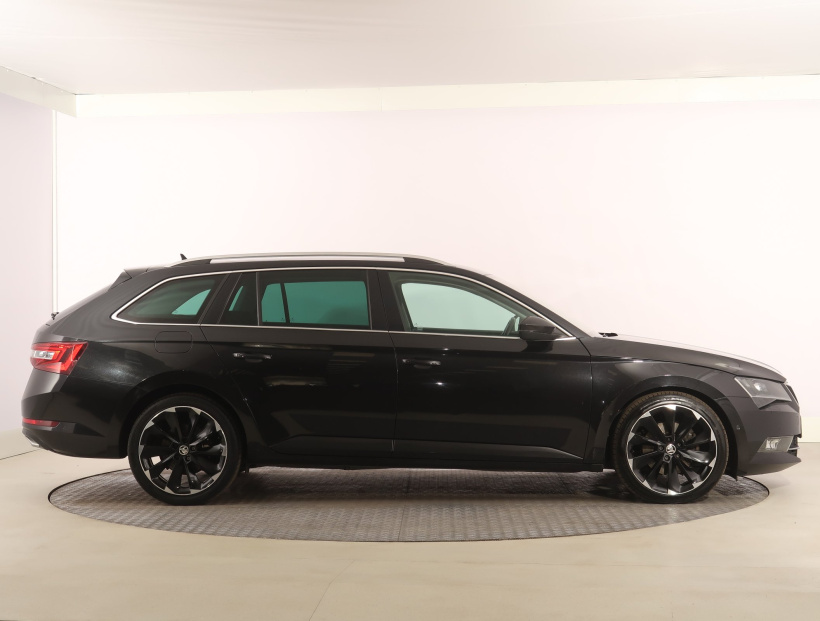 Škoda Superb, 2015