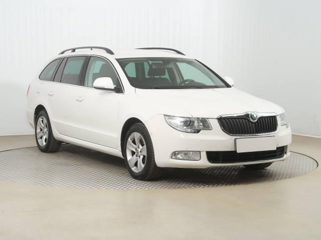 Škoda Superb 2012