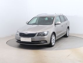 Škoda Superb - 2015