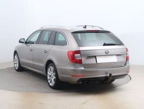 Škoda Superb - 2015