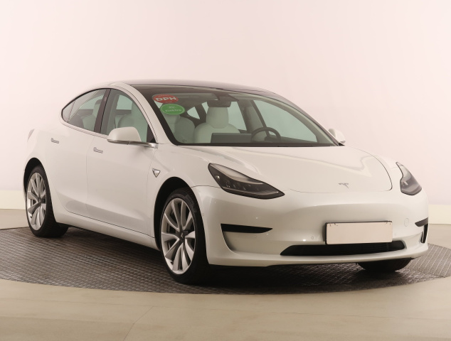 Tesla Model 3 2020