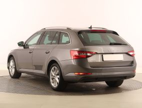 Škoda Superb - 2022