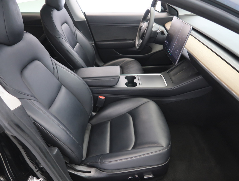 Tesla Model 3, 2021