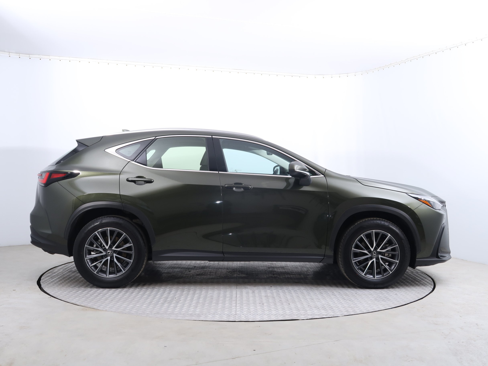 Lexus NX - 2024