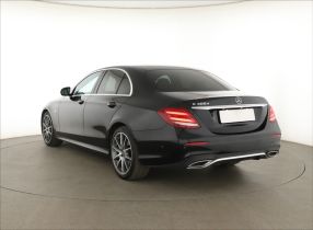 Mercedes-Benz E - 2020