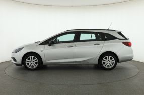 Opel Astra - 2021