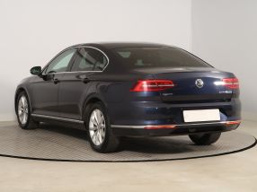 Volkswagen Passat - 2016