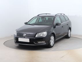 Volkswagen Passat - 2011