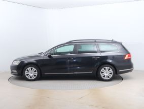 Volkswagen Passat - 2011