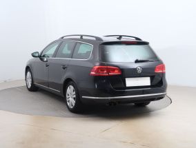 Volkswagen Passat - 2011