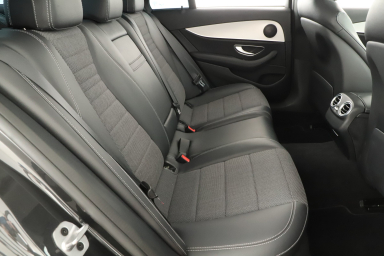 Mercedes-Benz E - 2023