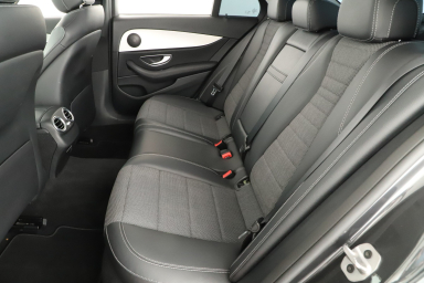 Mercedes-Benz E - 2023