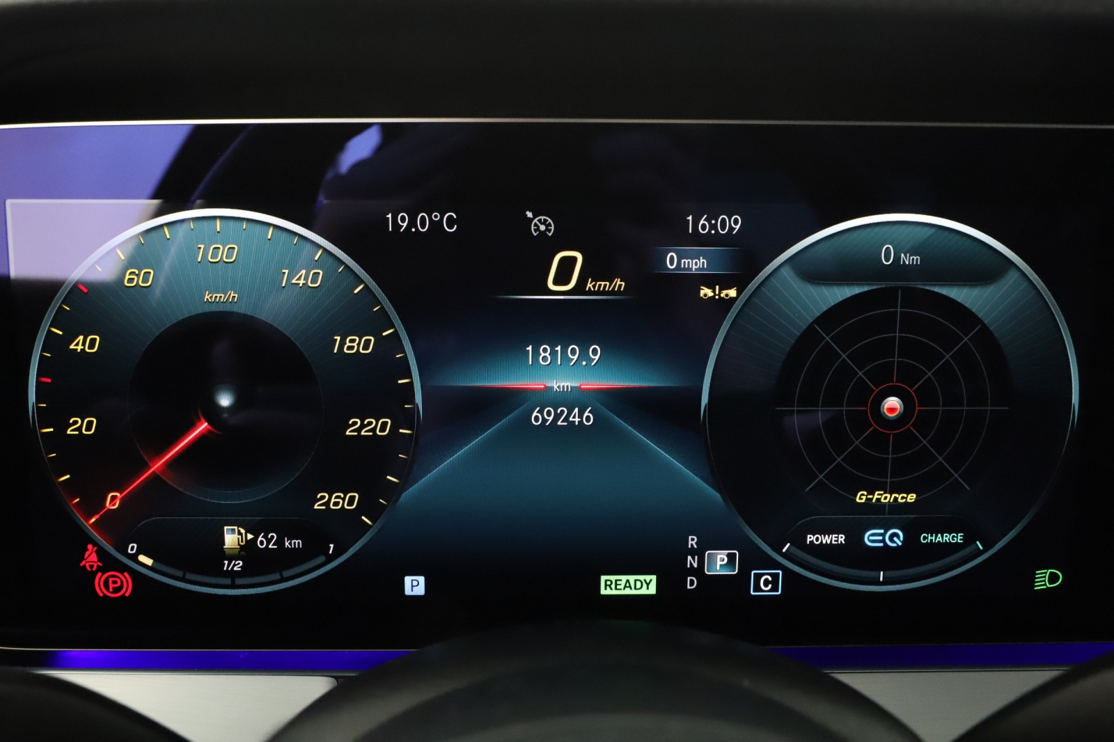 Mercedes-Benz E - 2023