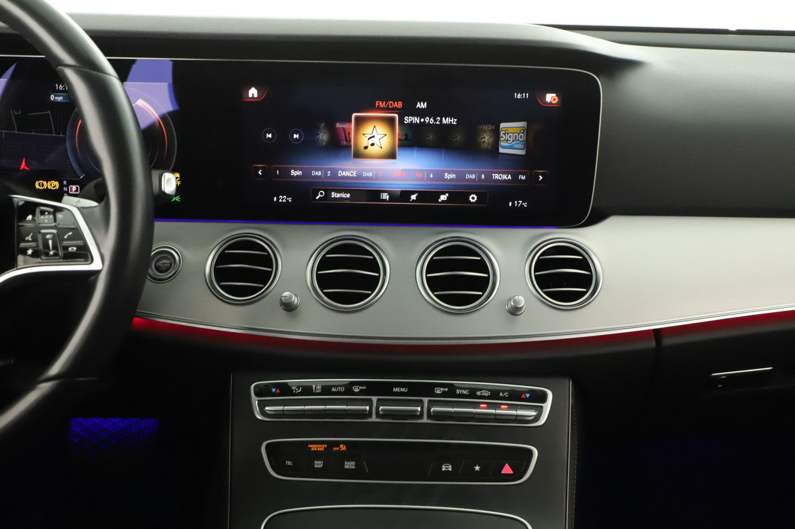 Mercedes-Benz E - 2023