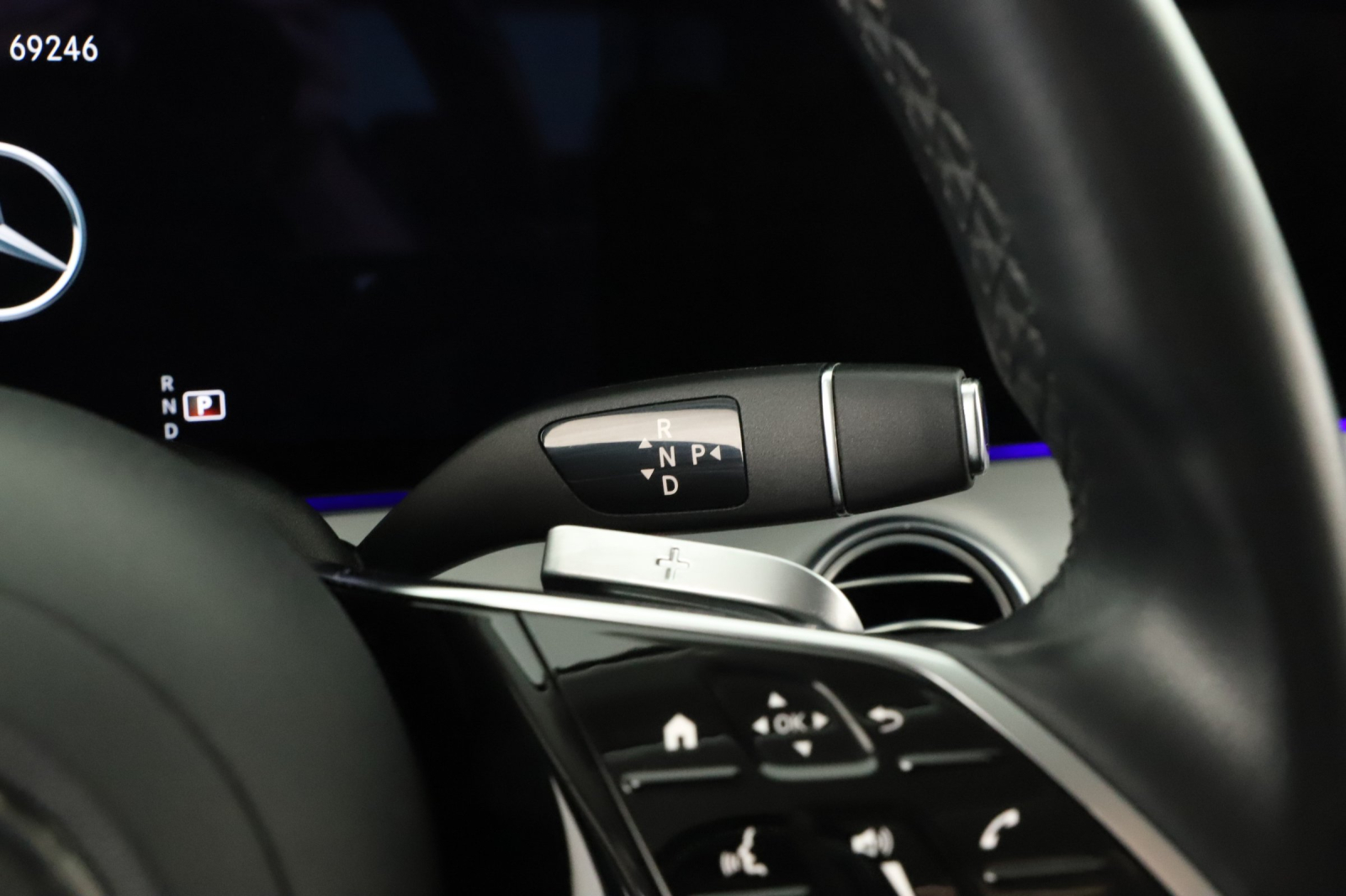 Mercedes-Benz E - 2023