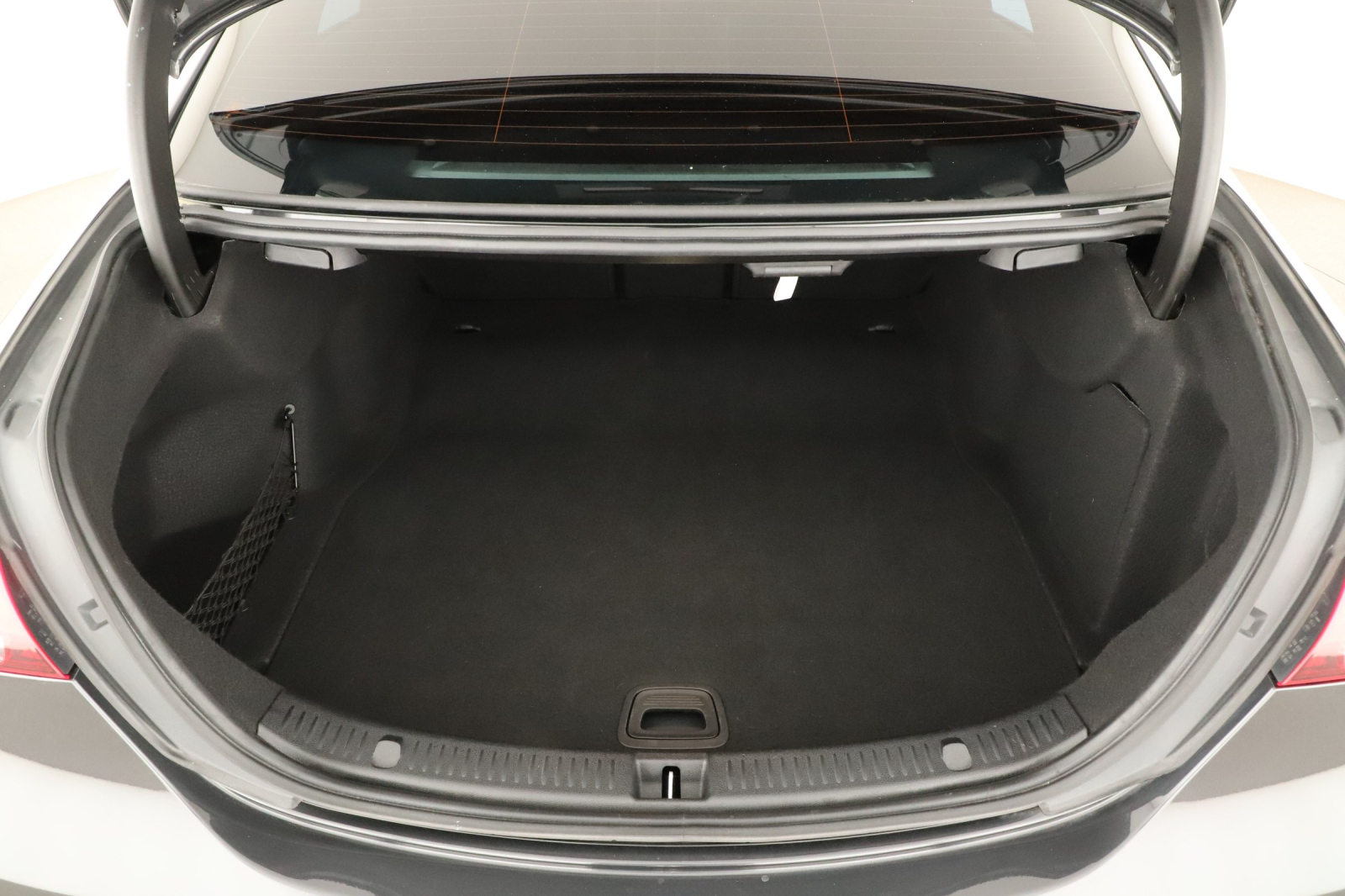 Mercedes-Benz E - 2023