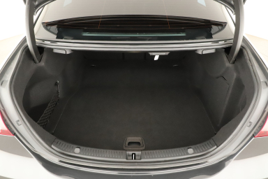 Mercedes-Benz E - 2023