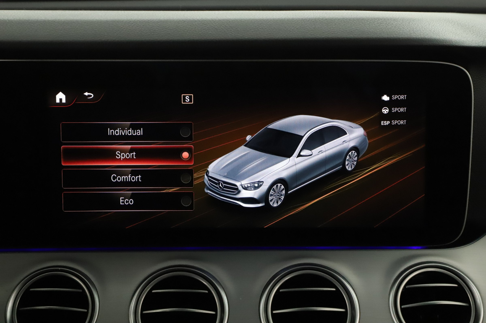 Mercedes-Benz E - 2023