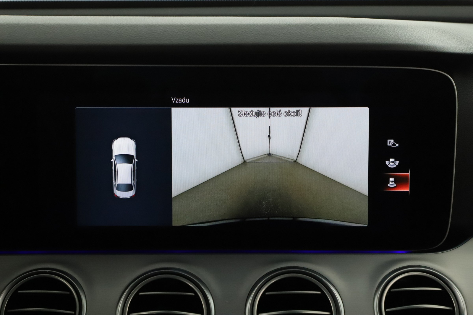 Mercedes-Benz E - 2023