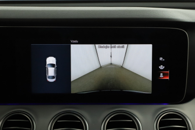 Mercedes-Benz E - 2023