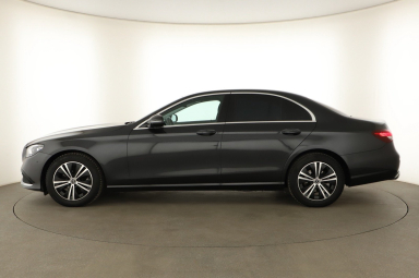 Mercedes-Benz E - 2023