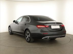 Mercedes-Benz E - 2023