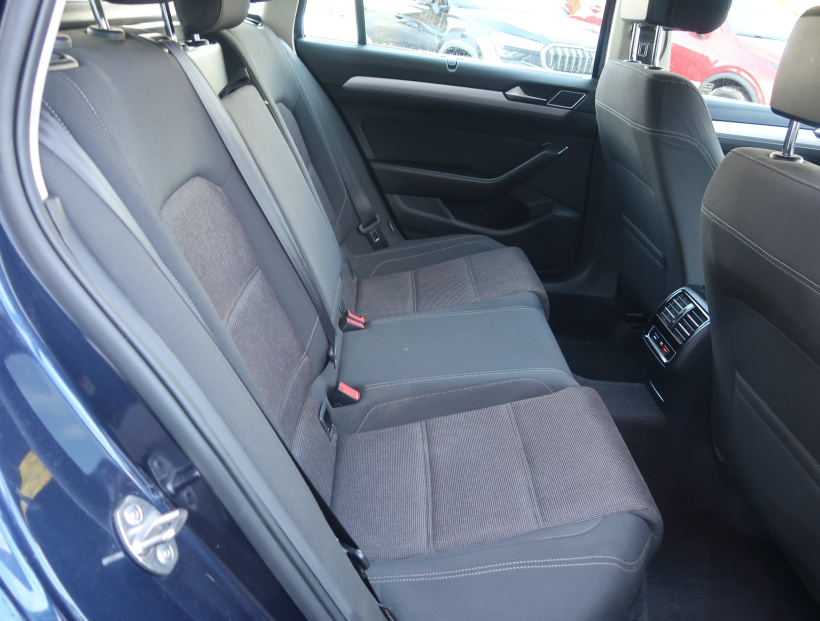 Volkswagen Passat, 2015
