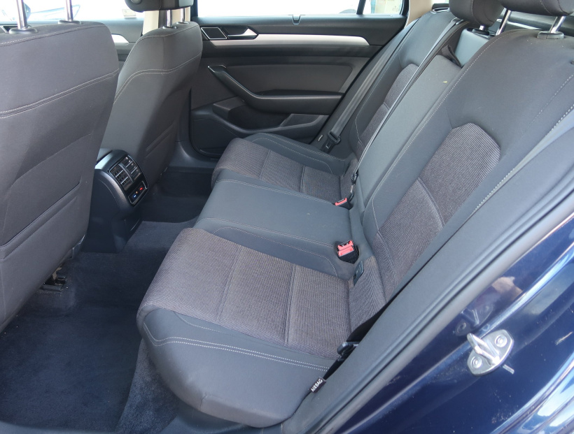 Volkswagen Passat, 2015