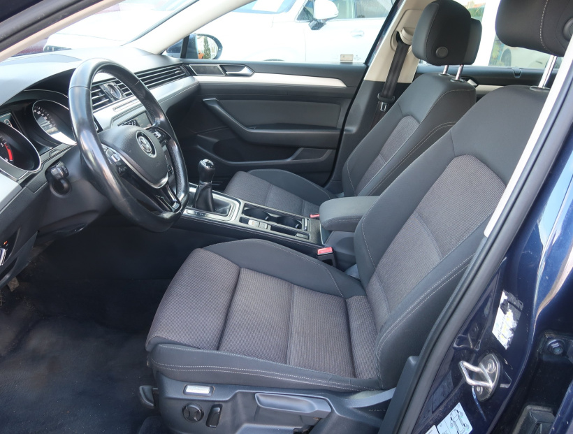 Volkswagen Passat, 2015