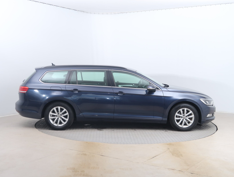 Volkswagen Passat, 2015