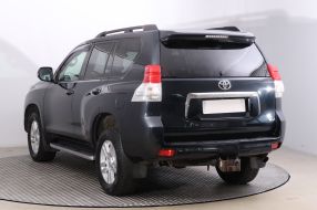 Toyota Land Cruiser - 2013