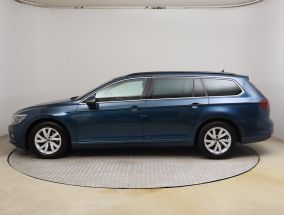 Volkswagen Passat - 2021