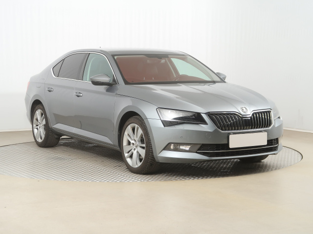 Škoda Superb 2016