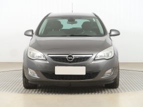Opel Astra - 2011