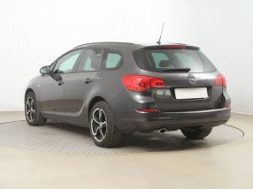 Opel Astra - 2011