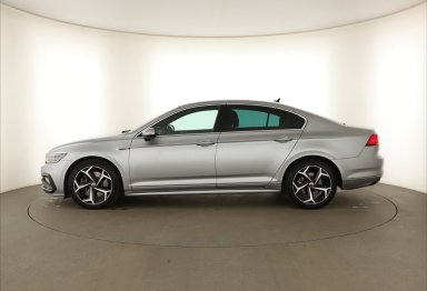 Volkswagen Passat - 2020