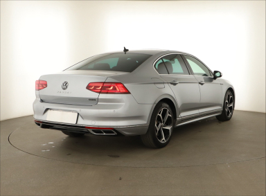 Volkswagen Passat - 2020